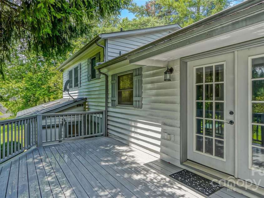 244 Clay Hodges Road, Boone, NC 28607.  MLS# CAR4276571, YatesRealty ID 31316. 