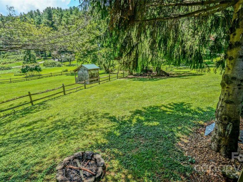 244 Clay Hodges Road, Boone, NC 28607.  MLS# CAR4276571, YatesRealty ID 31316. 