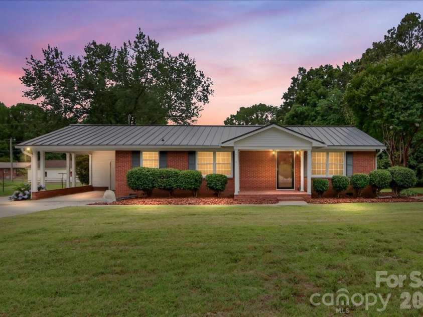 2216 White Store Road, Monroe, NC 28112.  MLS# CAR4390476, YatesRealty ID 31317. 