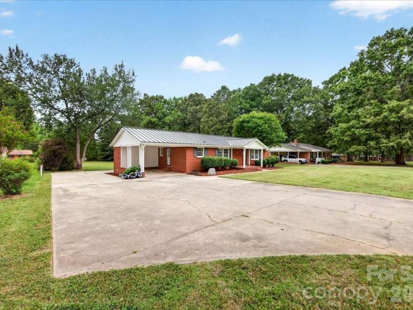2216 White Store Road, Monroe, NC 28112.  MLS# CAR4390476, YatesRealty ID 31317. 