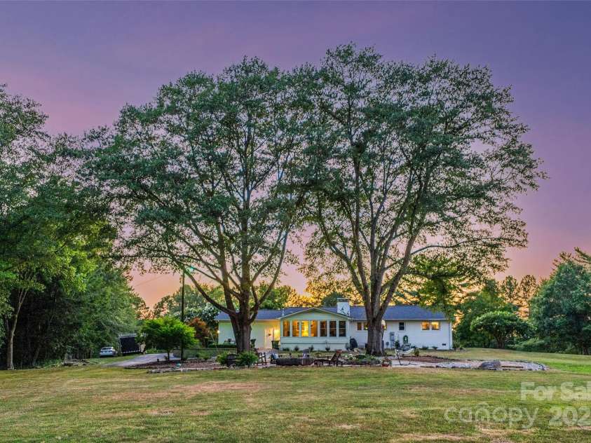 820 Green Pond Road, Clover, SC 29710.  MLS# CAR4284471, YatesRealty ID 31317. 