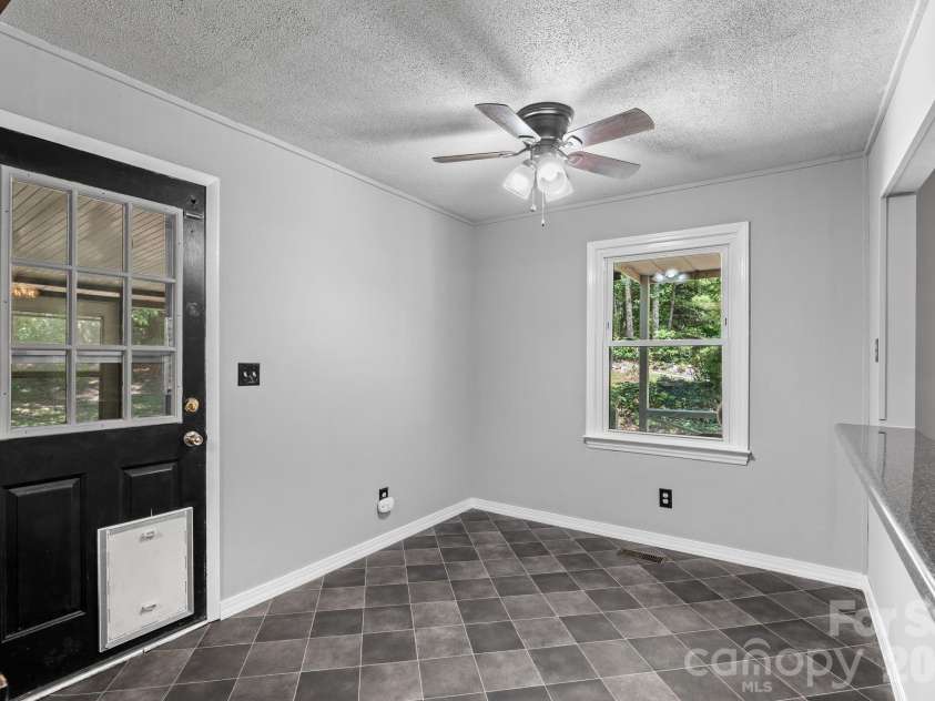 177 Poplar Drive, Hendersonville, NC 28792.  MLS# CAR4387159, YatesRealty ID 31318. 