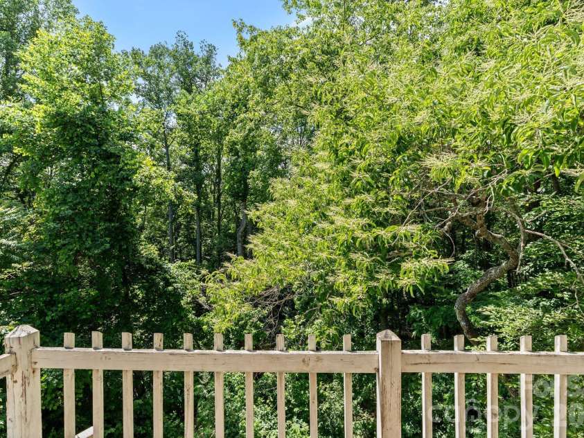 177 Poplar Drive, Hendersonville, NC 28792.  MLS# CAR4387159, YatesRealty ID 31318. 