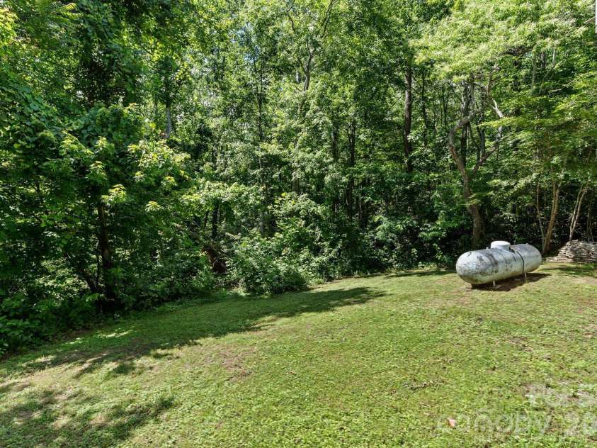 177 Poplar Drive, Hendersonville, NC 28792.  MLS# CAR4387159, YatesRealty ID 31318. 