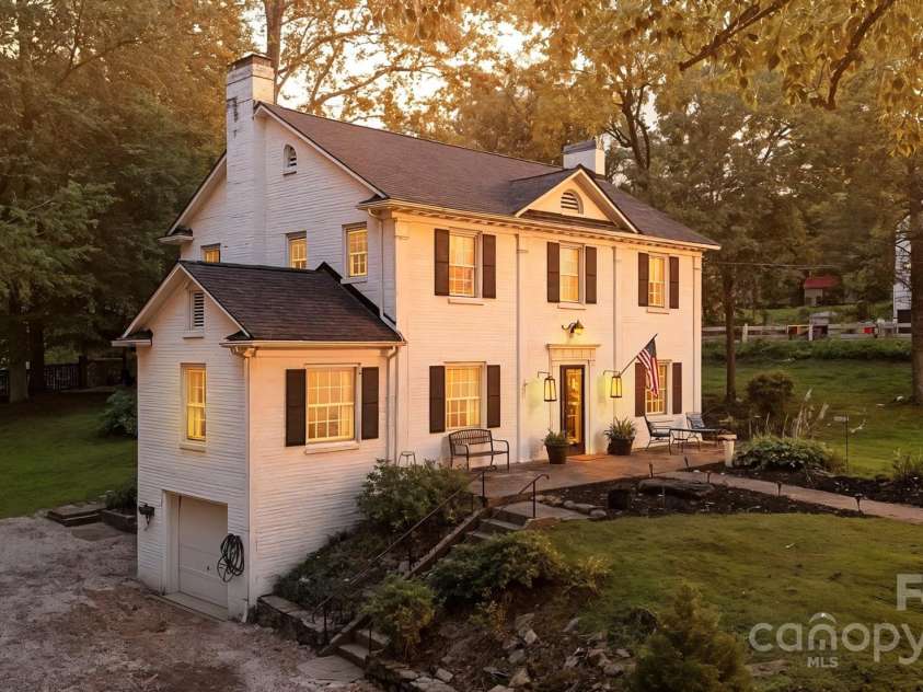 1412 Mimosa Lane, Lenoir, NC 28645.  MLS# CAR4281872, YatesRealty ID 31319. 