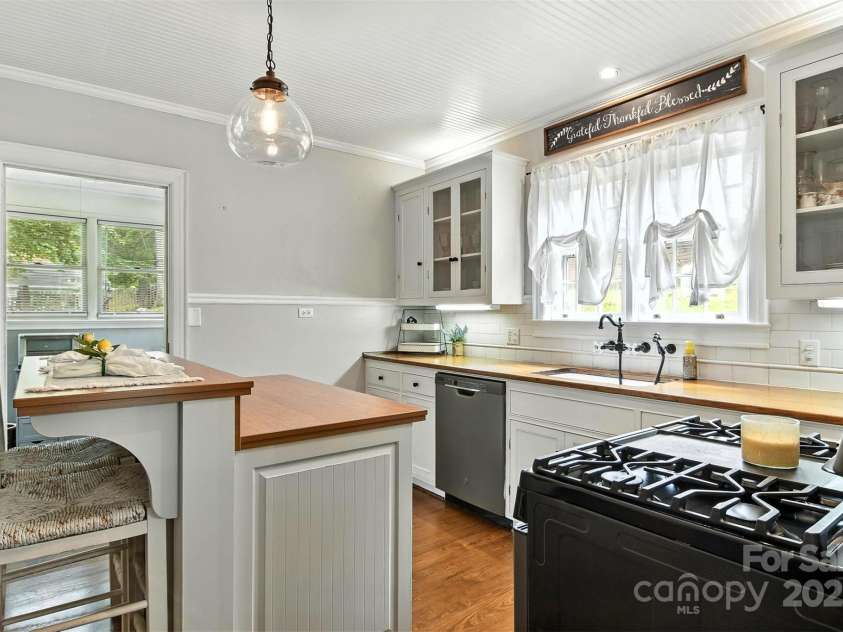 1412 Mimosa Lane, Lenoir, NC 28645.  MLS# CAR4281872, YatesRealty ID 31319. 