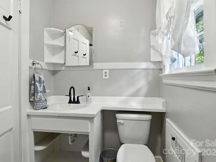 1412 Mimosa Lane, Lenoir, NC 28645.  MLS# CAR4281872, YatesRealty ID 31319. 