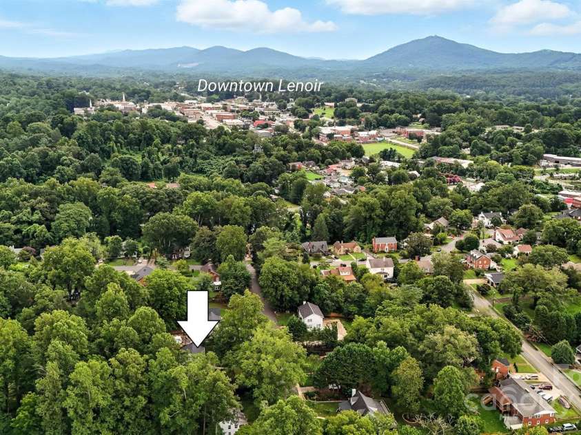 1412 Mimosa Lane, Lenoir, NC 28645.  MLS# CAR4281872, YatesRealty ID 31319. 