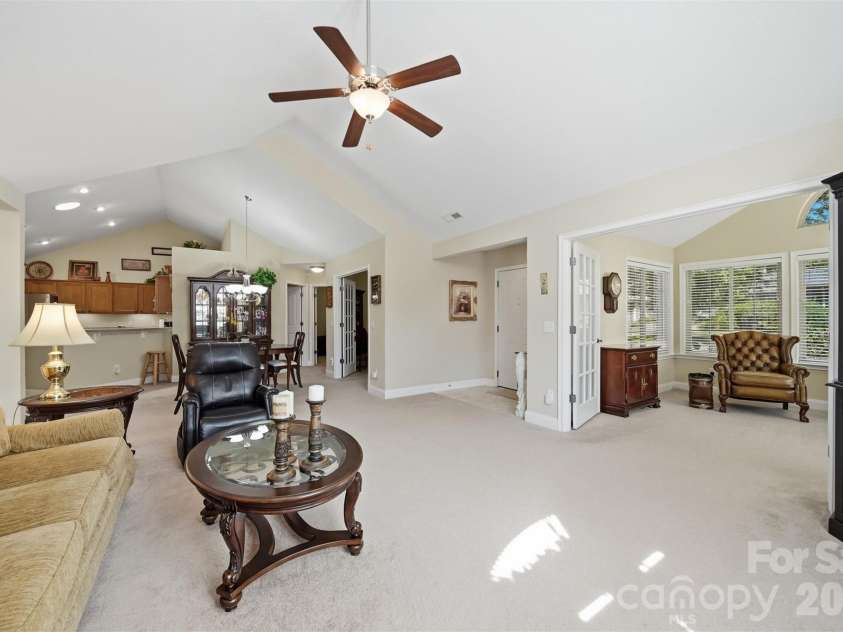 808-C Wynnshire Drive, Hickory, NC 28601.  MLS# CAR4392961, YatesRealty ID 31319. 