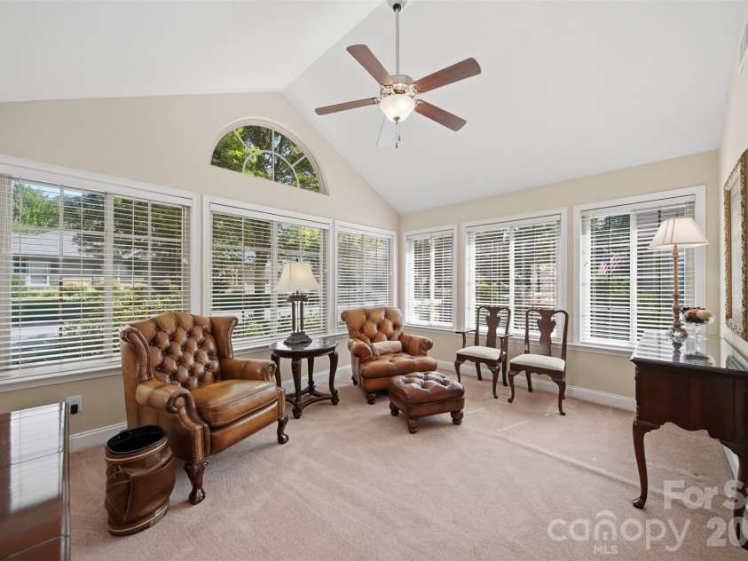 808-C Wynnshire Drive, Hickory, NC 28601.  MLS# CAR4392961, YatesRealty ID 31319. 