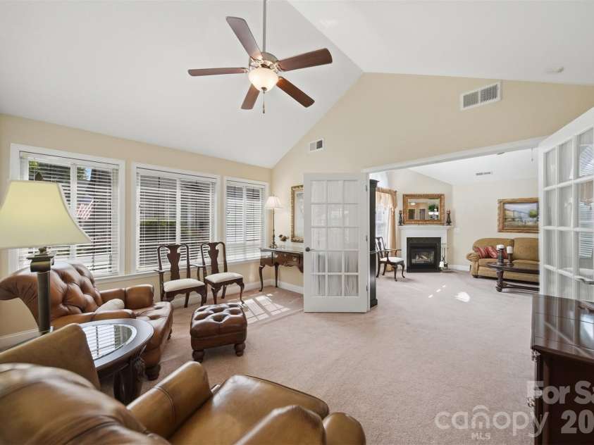 808-C Wynnshire Drive, Hickory, NC 28601.  MLS# CAR4392961, YatesRealty ID 31319. 