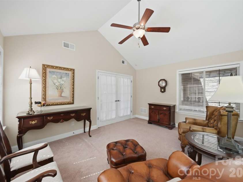 808-C Wynnshire Drive, Hickory, NC 28601.  MLS# CAR4392961, YatesRealty ID 31319. 