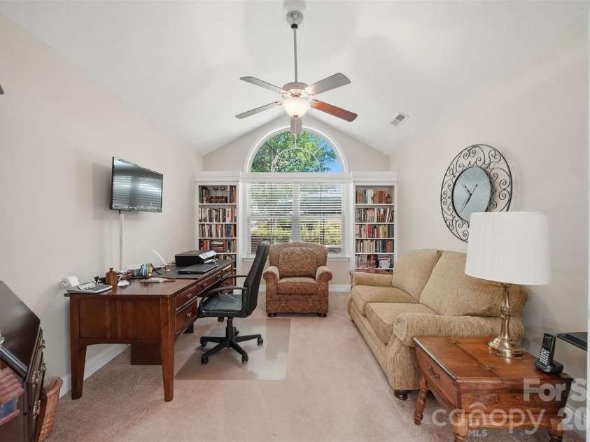 808-C Wynnshire Drive, Hickory, NC 28601.  MLS# CAR4392961, YatesRealty ID 31319. 