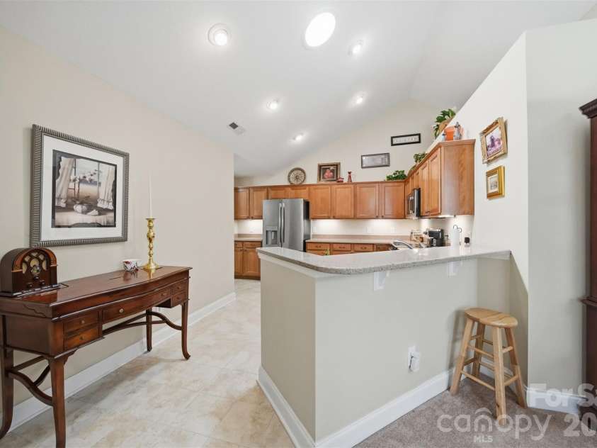 808-C Wynnshire Drive, Hickory, NC 28601.  MLS# CAR4392961, YatesRealty ID 31319. 