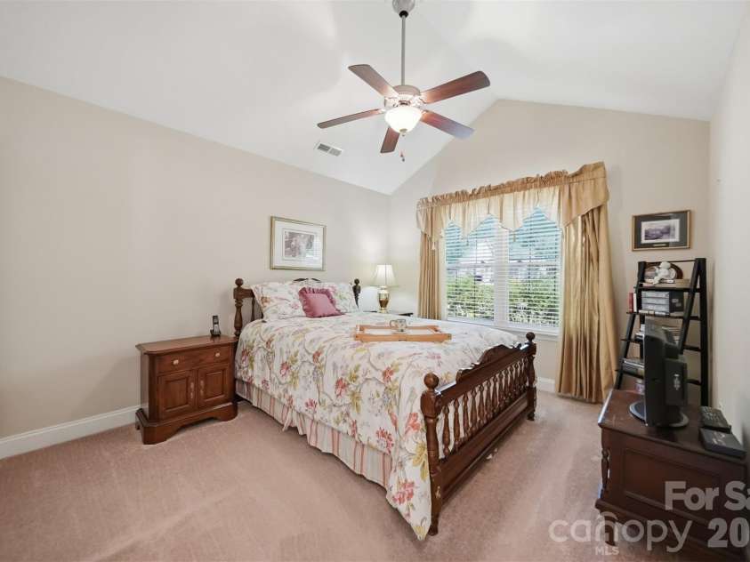 808-C Wynnshire Drive, Hickory, NC 28601.  MLS# CAR4392961, YatesRealty ID 31319. 