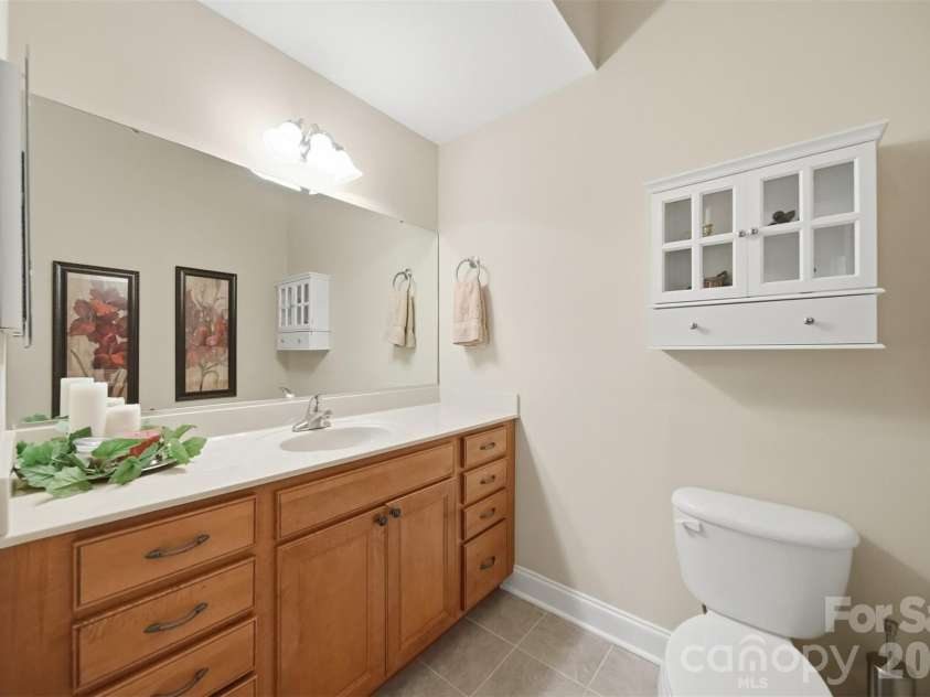 808-C Wynnshire Drive, Hickory, NC 28601.  MLS# CAR4392961, YatesRealty ID 31319. 