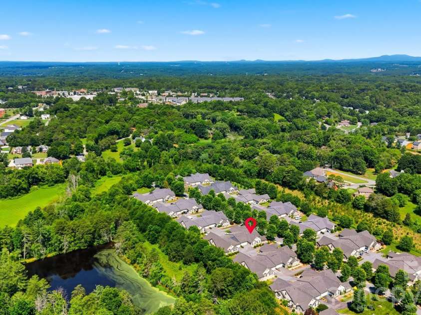 808-C Wynnshire Drive, Hickory, NC 28601.  MLS# CAR4392961, YatesRealty ID 31319. 