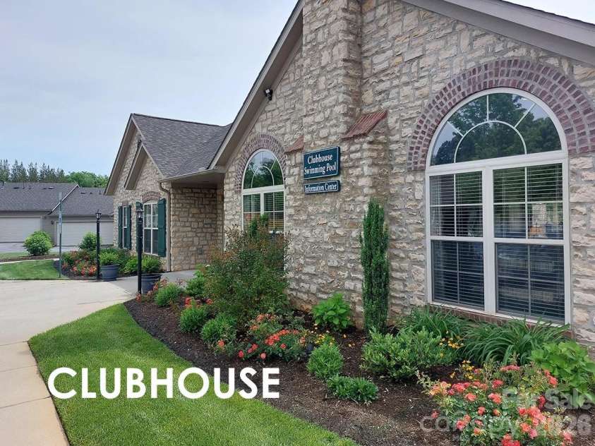 808-C Wynnshire Drive, Hickory, NC 28601.  MLS# CAR4392961, YatesRealty ID 31319. 