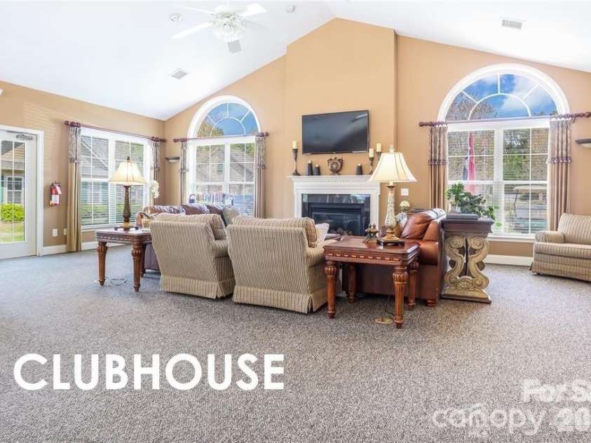 808-C Wynnshire Drive, Hickory, NC 28601.  MLS# CAR4392961, YatesRealty ID 31319. 