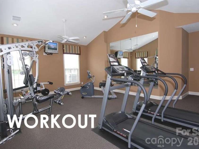 808-C Wynnshire Drive, Hickory, NC 28601.  MLS# CAR4392961, YatesRealty ID 31319. 