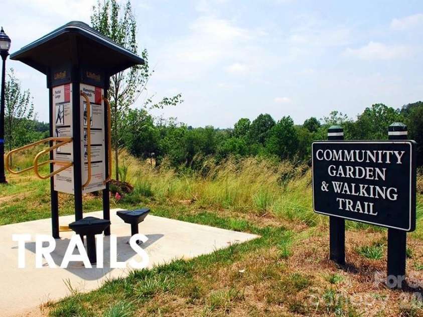 808-C Wynnshire Drive, Hickory, NC 28601.  MLS# CAR4392961, YatesRealty ID 31319. 