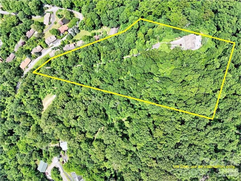 28 Mountain Breeze Drive, Maggie Valley, NC 28751.  MLS# CAR4271261, YatesRealty ID 3132. 