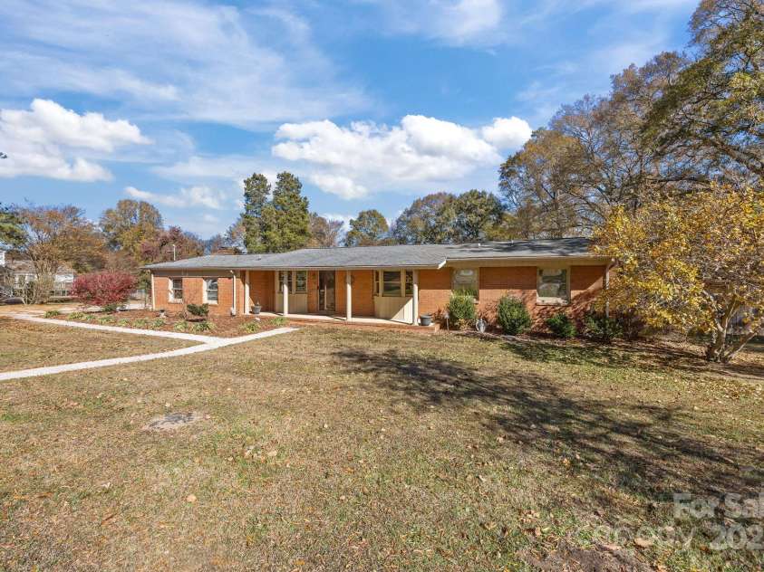 624 Patricia Avenue, Harrisburg, NC 28075.  MLS# CAR4321459, YatesRealty ID 3132. 