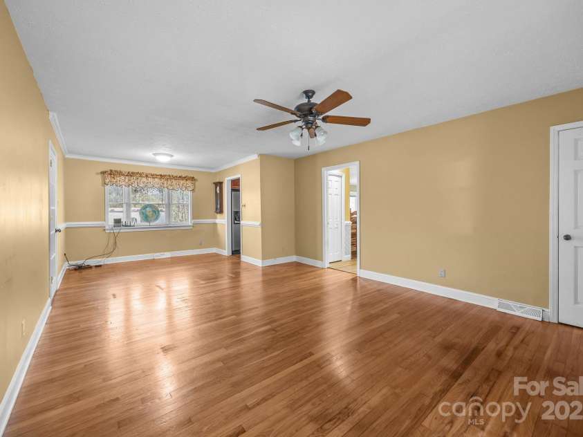 624 Patricia Avenue, Harrisburg, NC 28075.  MLS# CAR4321459, YatesRealty ID 3132. Family room