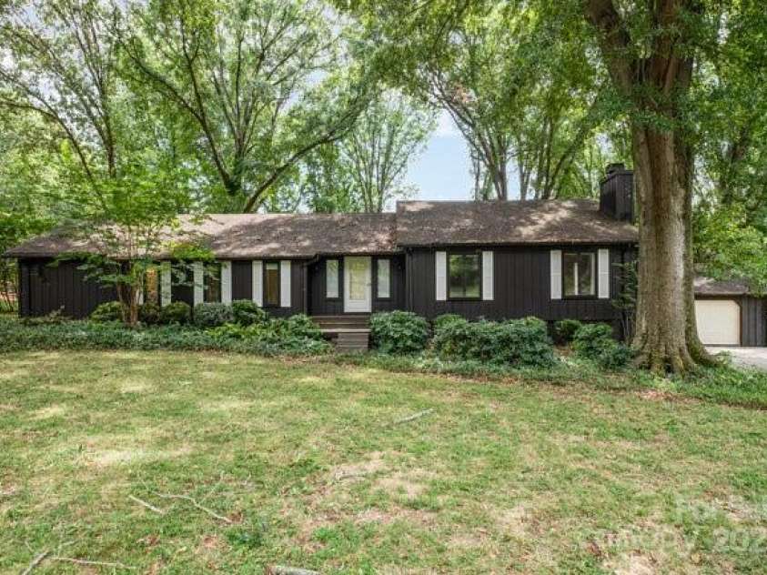 3717 Smokerise Hill Drive, Charlotte, NC 28277.  MLS# CAR4287117, YatesRealty ID 31320. 