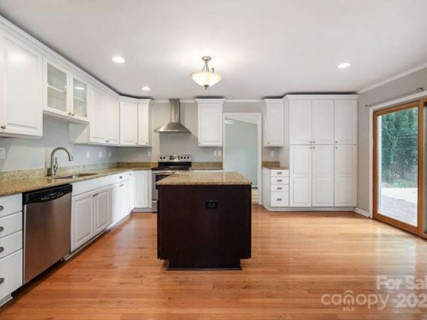 3717 Smokerise Hill Drive, Charlotte, NC 28277.  MLS# CAR4287117, YatesRealty ID 31320. 