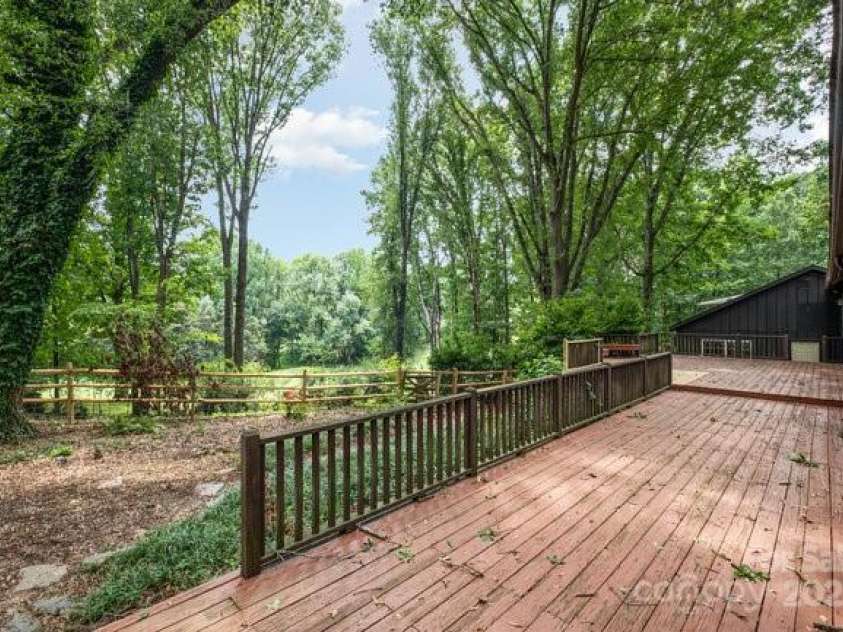 3717 Smokerise Hill Drive, Charlotte, NC 28277.  MLS# CAR4287117, YatesRealty ID 31320. 