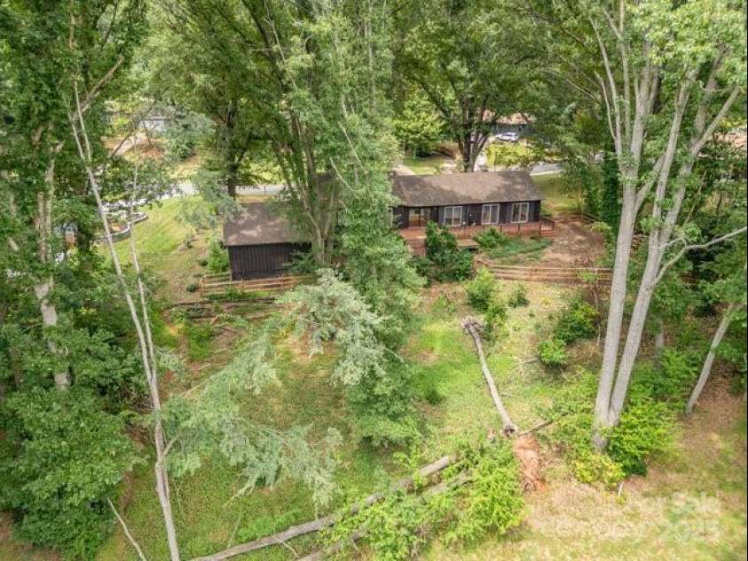 3717 Smokerise Hill Drive, Charlotte, NC 28277.  MLS# CAR4287117, YatesRealty ID 31320. 