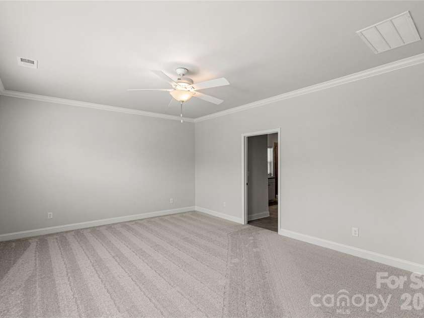 1025 Ansley Park Drive, Fort Mill, SC 29707.  MLS# CAR4387863, YatesRealty ID 31321. New carpet!
