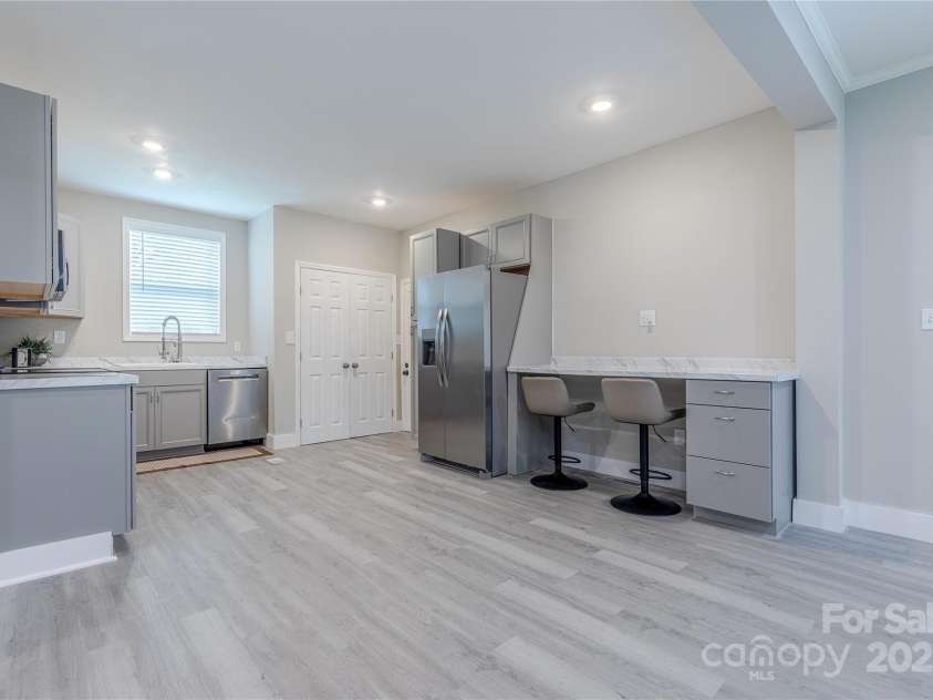 1334 Williams Estate Drive, Lancaster, SC 29720.  MLS# CAR4289609, YatesRealty ID 31322. Added multi-use space in kitchen