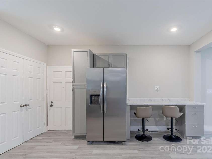 1334 Williams Estate Drive, Lancaster, SC 29720.  MLS# CAR4289609, YatesRealty ID 31322. New stainless steel kitchen refrigerator
