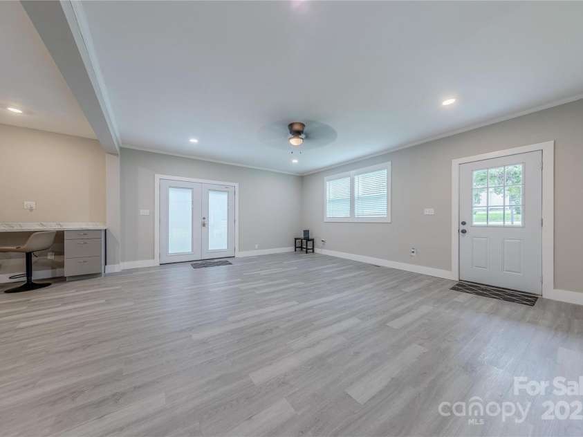 1334 Williams Estate Drive, Lancaster, SC 29720.  MLS# CAR4289609, YatesRealty ID 31322. View of family room with lots of natural light