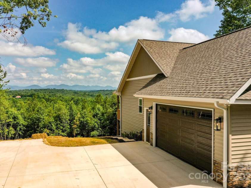 160 Northridge Drive, Rutherfordton, NC 28139.  MLS# CAR4270061, YatesRealty ID 31323. 