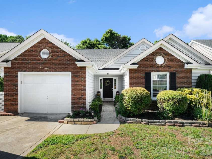 526 Carlisle Drive, Indian Trail, NC 28079.  MLS# CAR4374572, YatesRealty ID 31323. 