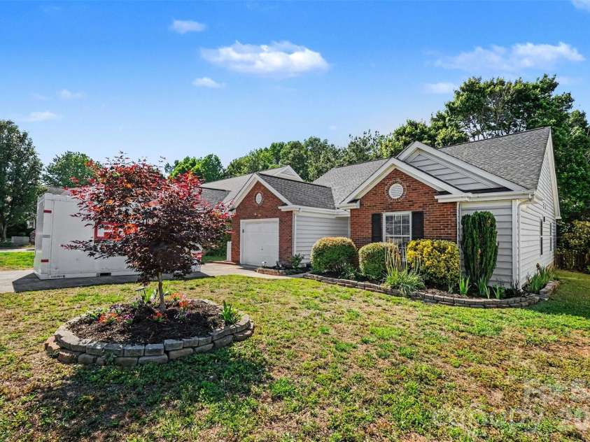 526 Carlisle Drive, Indian Trail, NC 28079.  MLS# CAR4374572, YatesRealty ID 31323. 