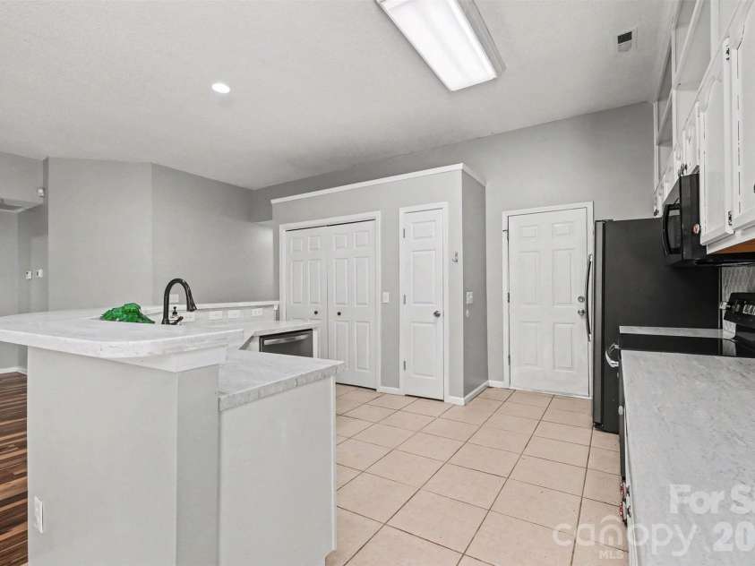 526 Carlisle Drive, Indian Trail, NC 28079.  MLS# CAR4374572, YatesRealty ID 31323. 