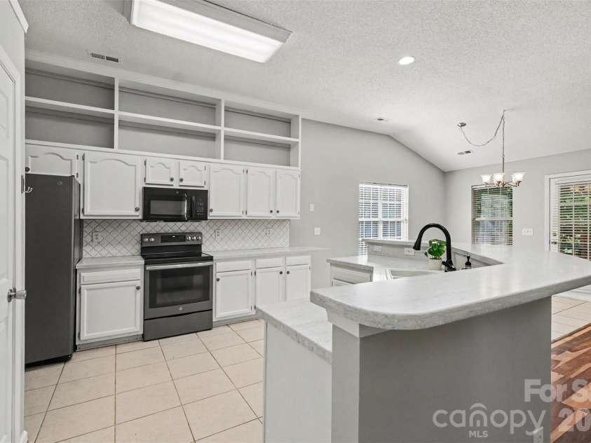 526 Carlisle Drive, Indian Trail, NC 28079.  MLS# CAR4374572, YatesRealty ID 31323. 