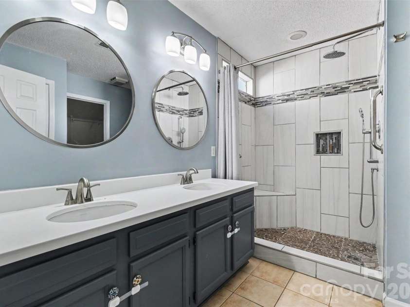526 Carlisle Drive, Indian Trail, NC 28079.  MLS# CAR4374572, YatesRealty ID 31323. 