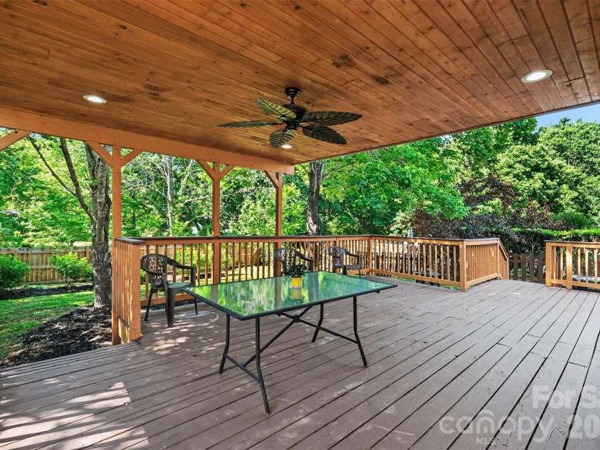 526 Carlisle Drive, Indian Trail, NC 28079.  MLS# CAR4374572, YatesRealty ID 31323. 