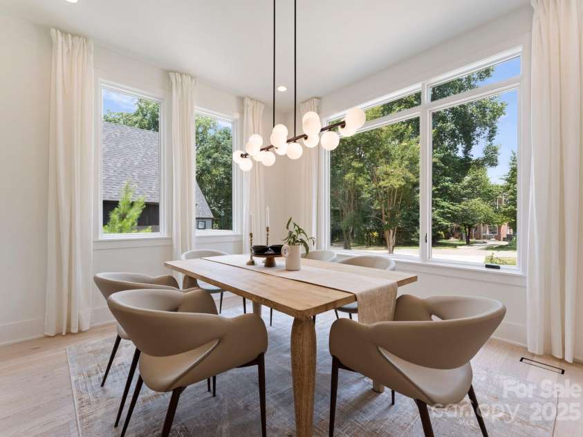 1727 Seifert Circle, Charlotte, NC 28205.  MLS# CAR4277016, YatesRealty ID 31324. 