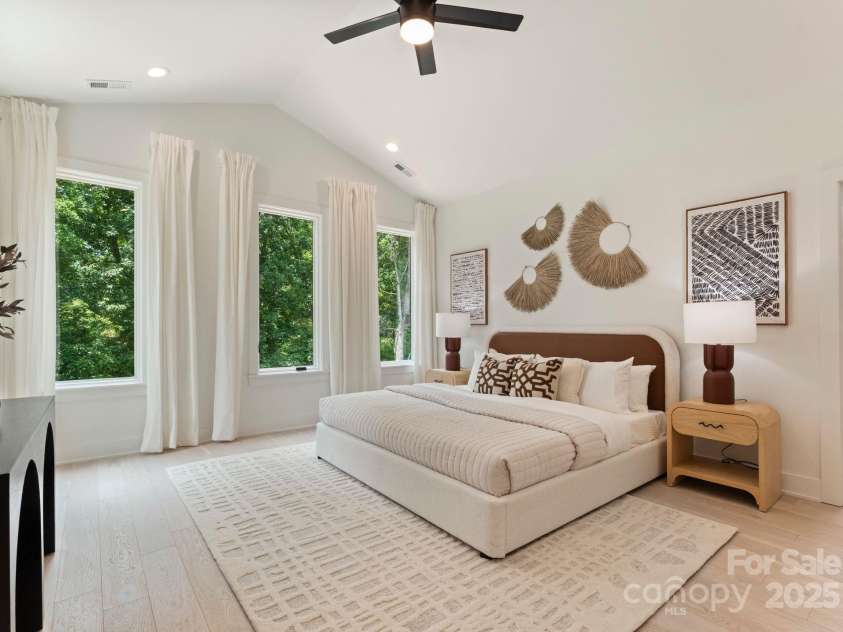 1727 Seifert Circle, Charlotte, NC 28205.  MLS# CAR4277016, YatesRealty ID 31324. Primary