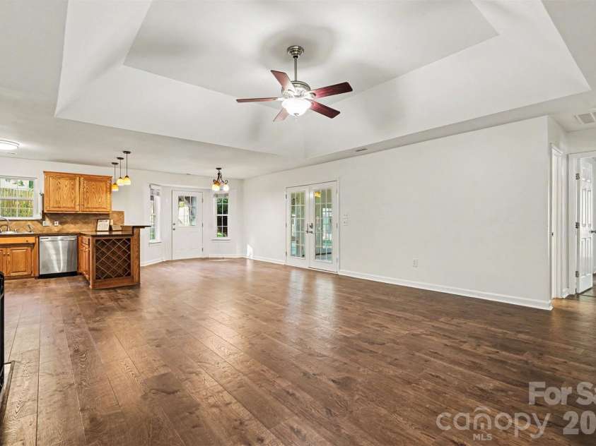 6826 Teal Drive, Denver, NC 28037.  MLS# CAR4395169, YatesRealty ID 31324. 