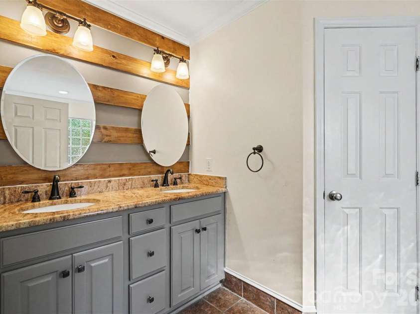 6826 Teal Drive, Denver, NC 28037.  MLS# CAR4395169, YatesRealty ID 31324. 