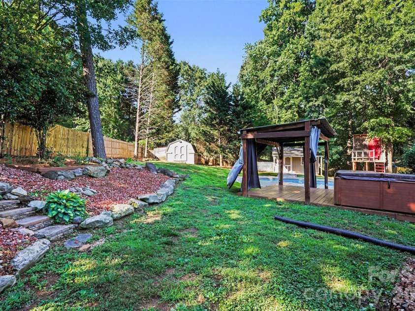 6826 Teal Drive, Denver, NC 28037.  MLS# CAR4395169, YatesRealty ID 31324. 