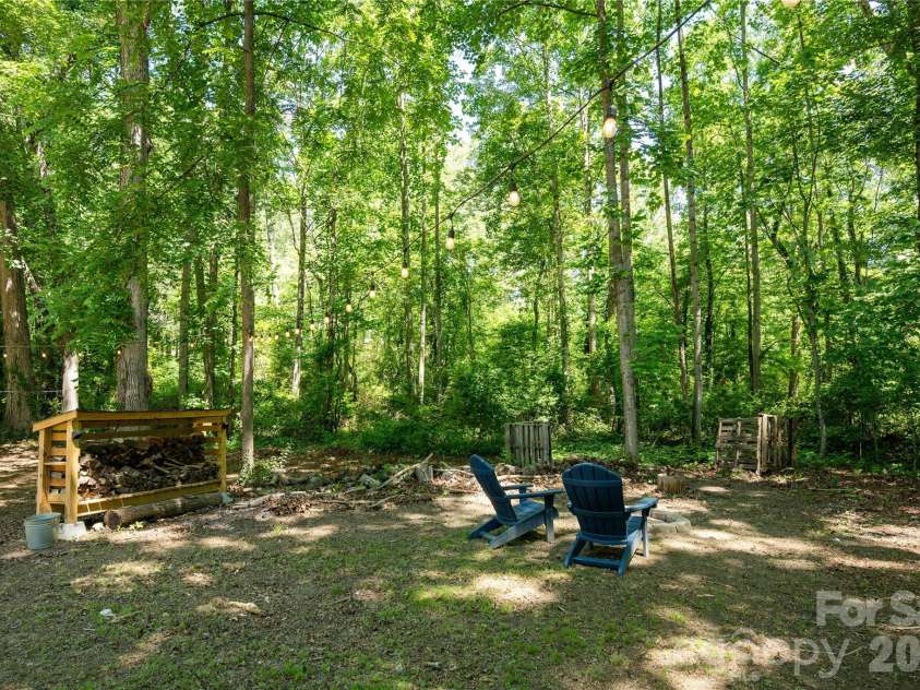 40 Dove Haven Lane, Hendersonville, NC 28791.  MLS# CAR4386023, YatesRealty ID 31325. 