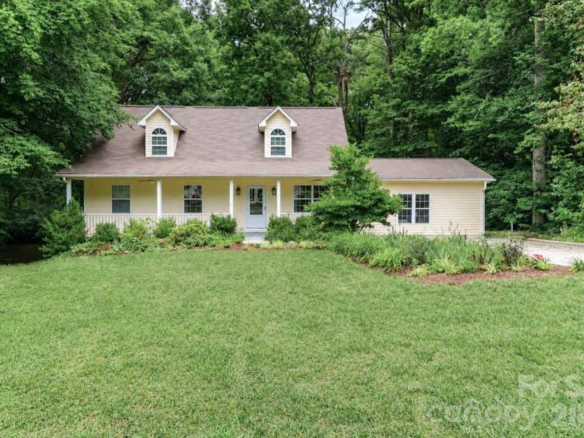 7371 Summit Drive, Denver, NC 28037.  MLS# CAR4392872, YatesRealty ID 31326. 